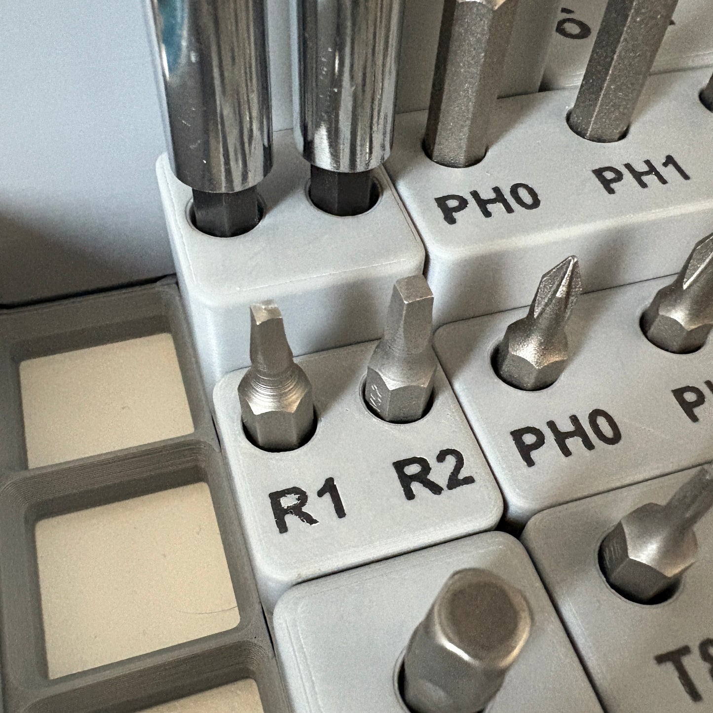 Bit Holder "R" - 1x1